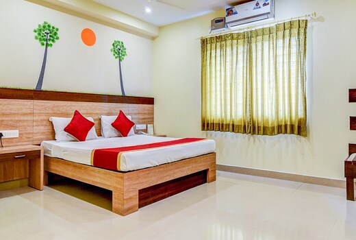 HOTEL GREEN TREE