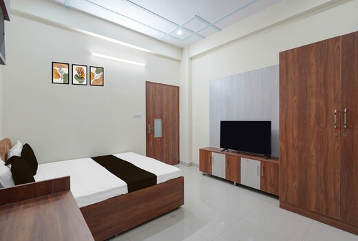 Hotel O by OYO Radha Residency