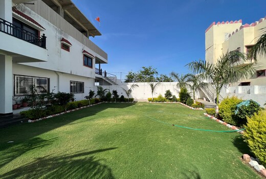 Manohar villa Pratapgarh
