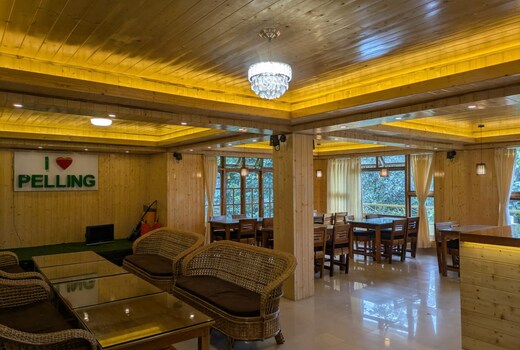HOTEL JOLOKIA