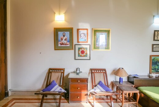 Posh Delhi House Suites