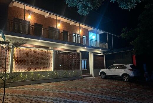 Athirapilly Inn