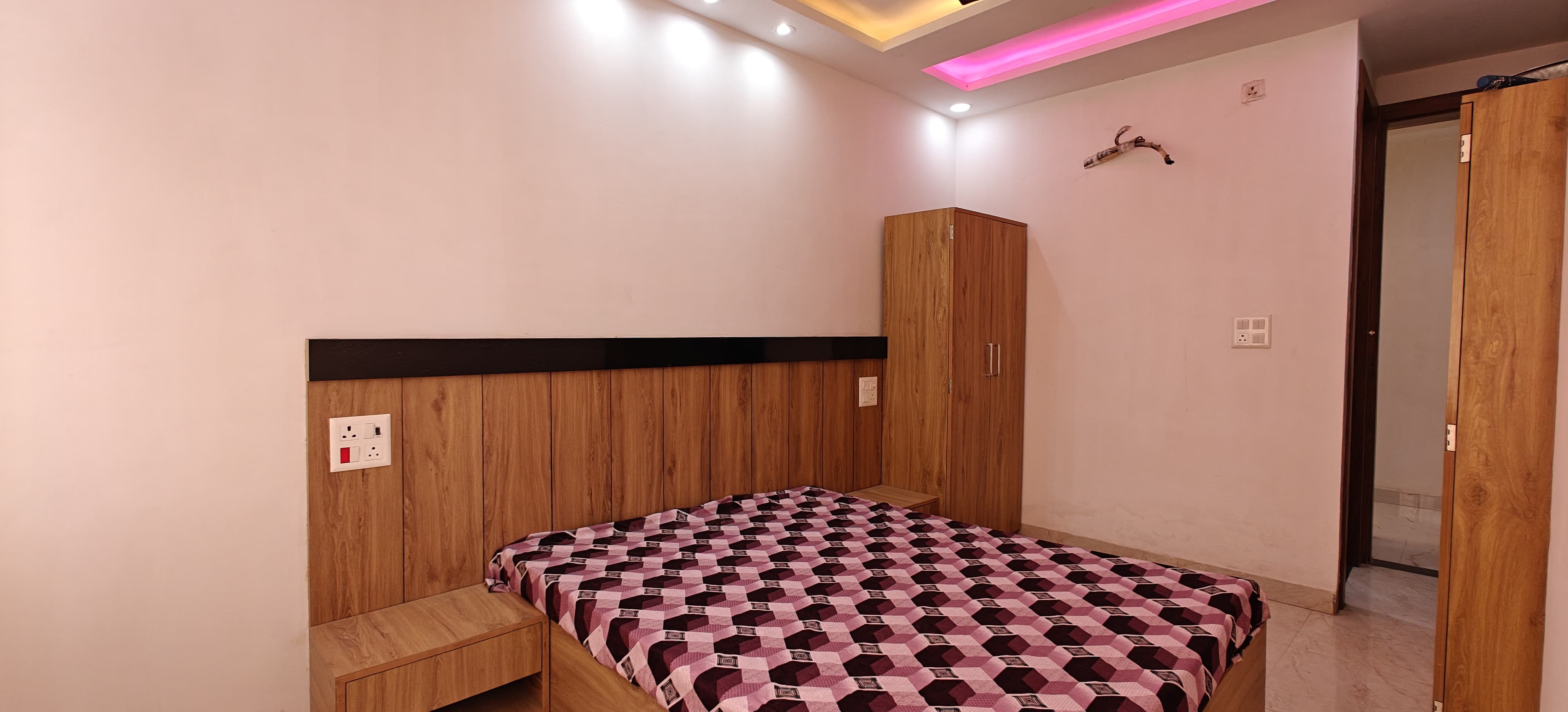 NARAYAN ROOMS INN