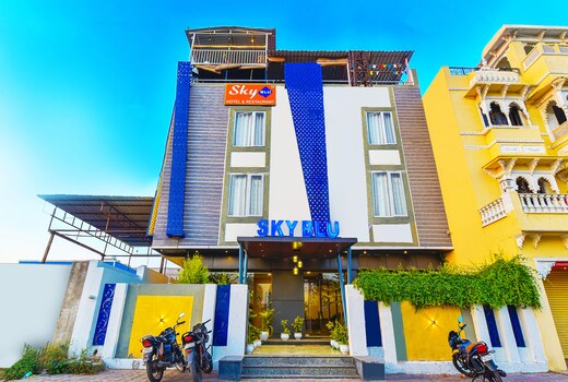 SKYBLU HOTEL & ROOFTOP RESTAURANT