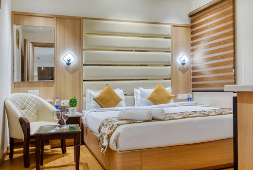 Hotel Holiday Dreamz by Ajooni Hospitality