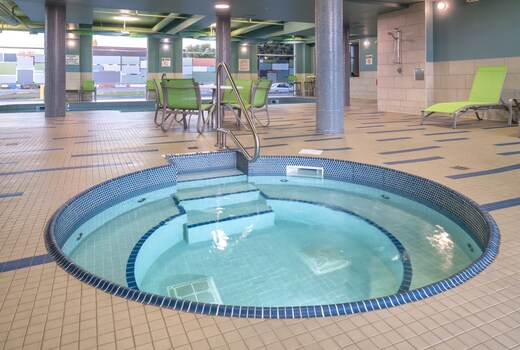 Holiday Inn Express & Suites BRANDON