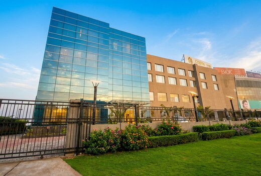 The Golden Plaza Hotel & Spa Zirakpur