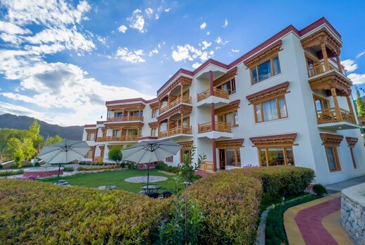 HOTEL TRIKAYA