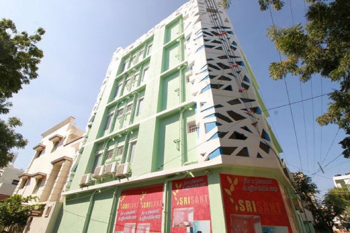 Hotel SRISANT By Gravity Hospitality