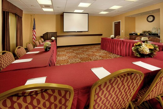 Hampton Inn & Suites San Antonio Airport