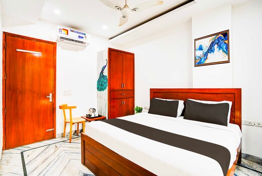 Townhouse Mall Of Noida