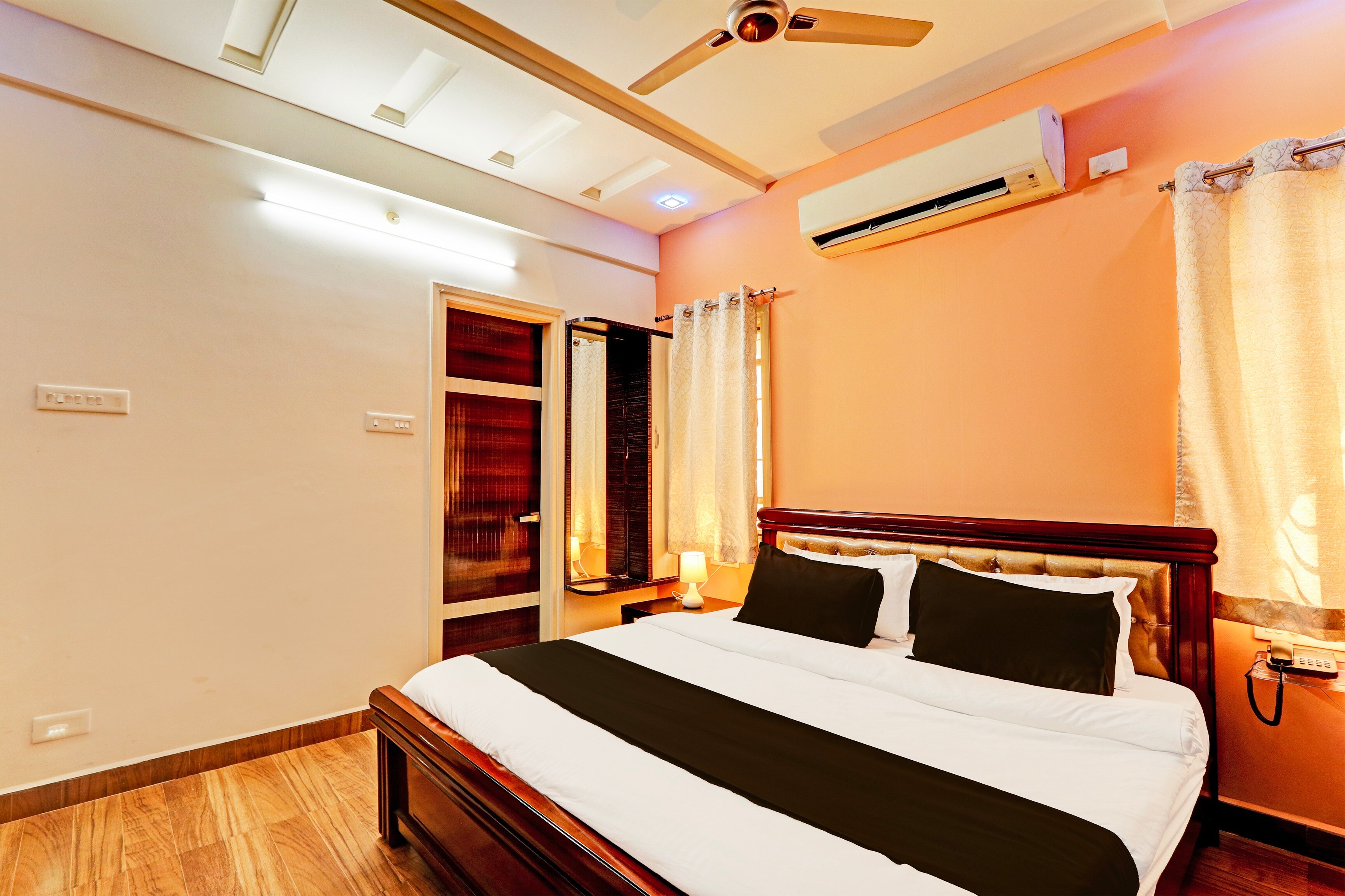 Collection O Q Suites Madhapur