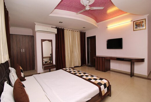 ROYAL INN