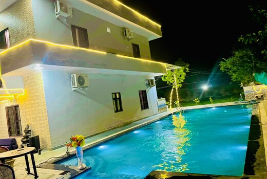 Arista farms and resort