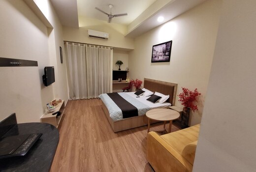 The ample studios at gaur city mall