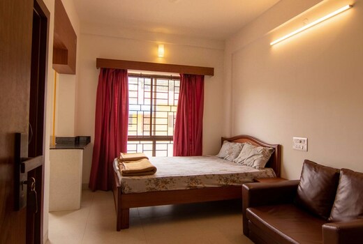 Narayana Studio Apartments | Rooms & Kitchen