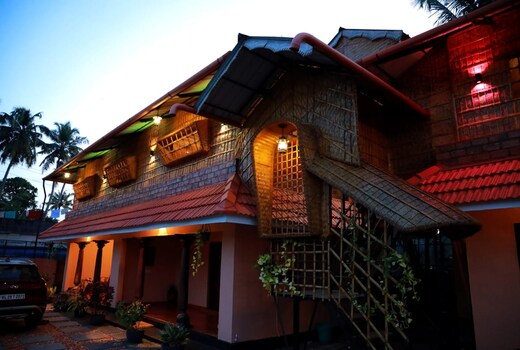 Canalview Private Cottage @ Azhikkal