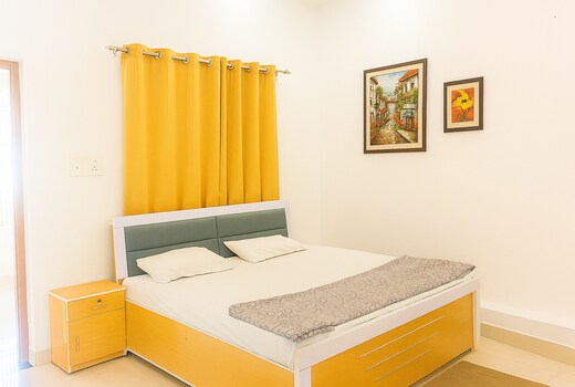 Devyanta Hotel- 50 Mtrs. from Ram Mandir