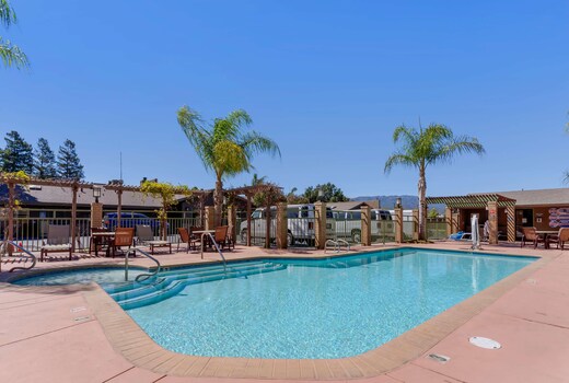 Best Western Plus Forest Park Inn