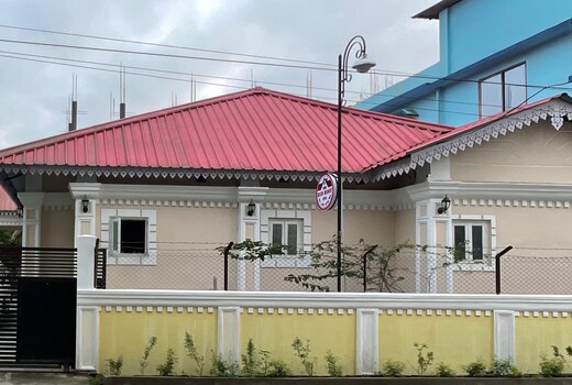THE RED ROOF INN