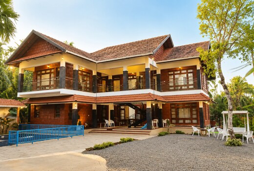 Devas Heritage Homestay 6BR with Pool by Homeyhuts