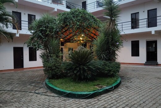 The Green Wave Resort