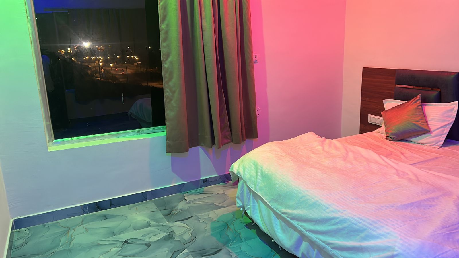 Hotel Paradise inn Orcha