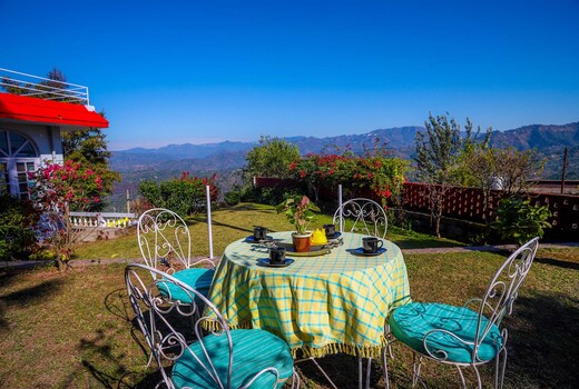 StayVista | Misty Mountains 2 BHK Cottage
