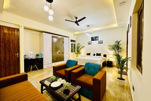 The White Scent - Near Noida Sector 18 Metro