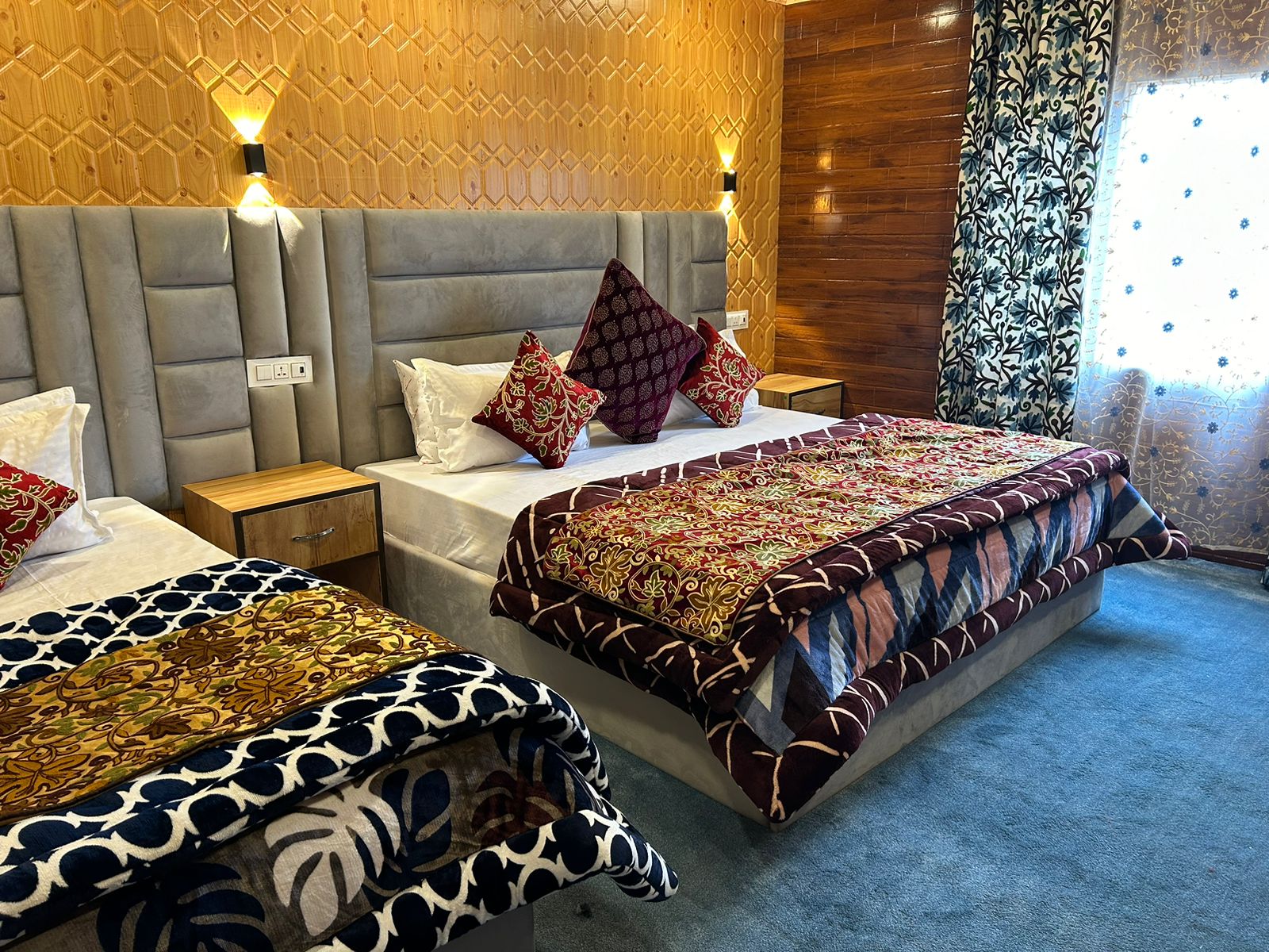 Dandoo Heritage Houseboat