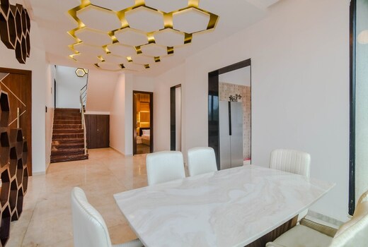 Elegant Villa Luxury 4BHK by Limestays