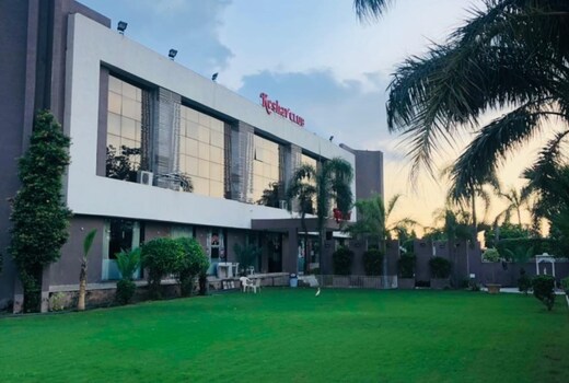 Keshav Hotel & Resort