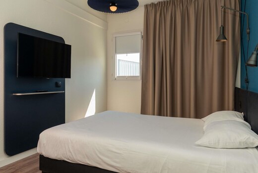 ibis Orange Centre Echangeur A7 A9