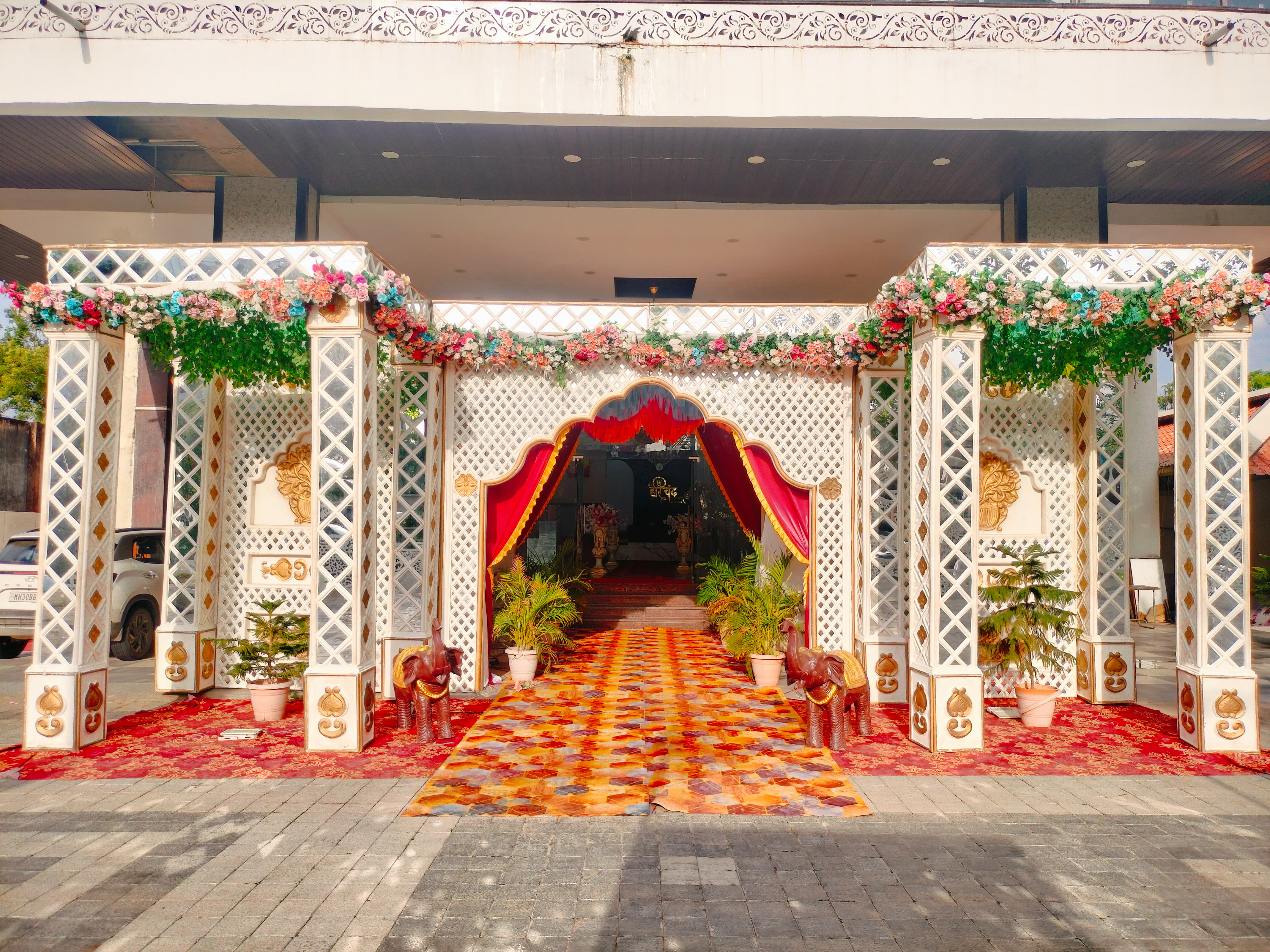 Shri Harichand hotel