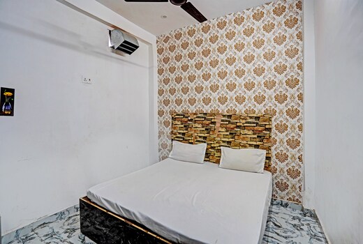 Hotel O Moon Murad Ganj