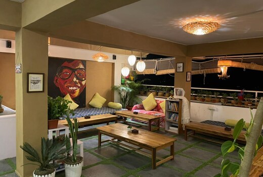Mellow Fellow Rooms And Hostel