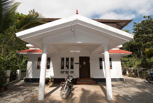 LizMerry Casa Homestay | Rooms & Caretaker