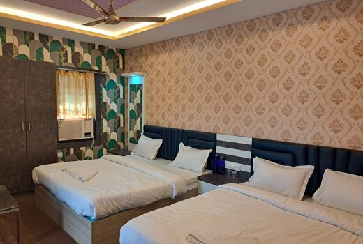HOTEL COASTAL BAY