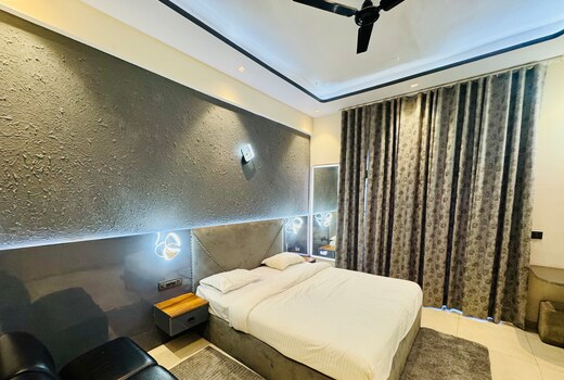 Crownplaza.inn