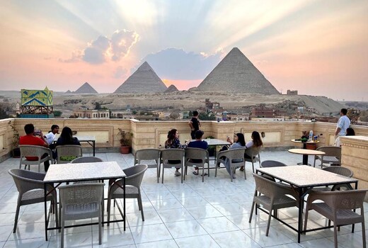 Moses Pyramids Inn