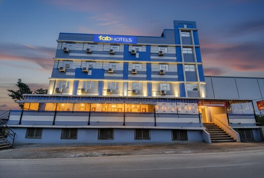 FabHotel World King