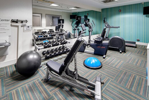 Holiday Inn Express Hotel & Suites Dinuba West