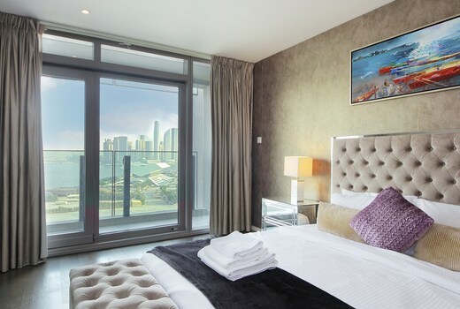 Silk Valley - Luxury 1B close to Creek & Metro