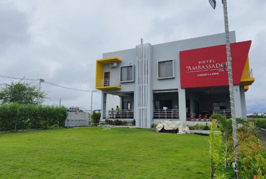 Hotel D Ambassador Executive Lodge And Lawn