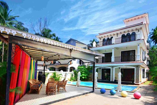 Villa Calangute Phase 10 - 9BHK family mansion with private Pool