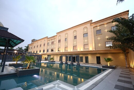 Purvaj Resort & Hotel