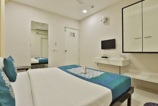 Hotel Isher International