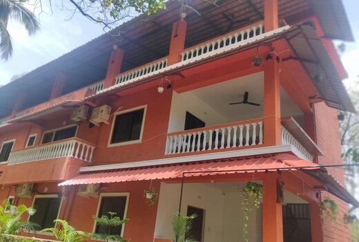 BONDS HOSTEL CANDOLIM