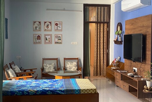 Santushti Nilyam