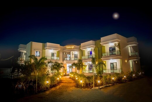 Raigad Srushti Beach Resort Nagaon